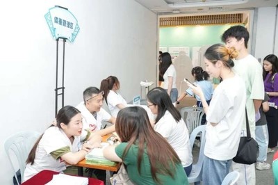 青年夜校送健康，中醫藥養生夜市點亮千年商圈